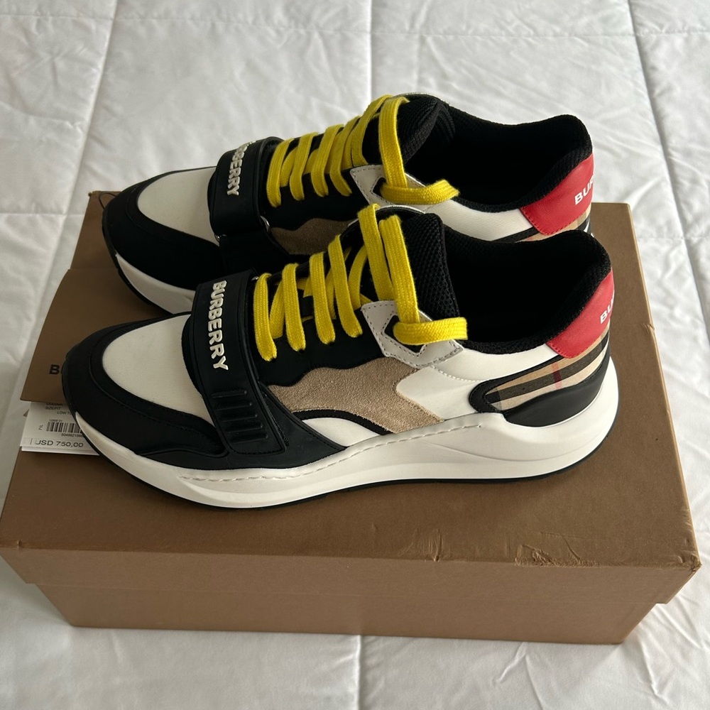 Burberry Sneakers